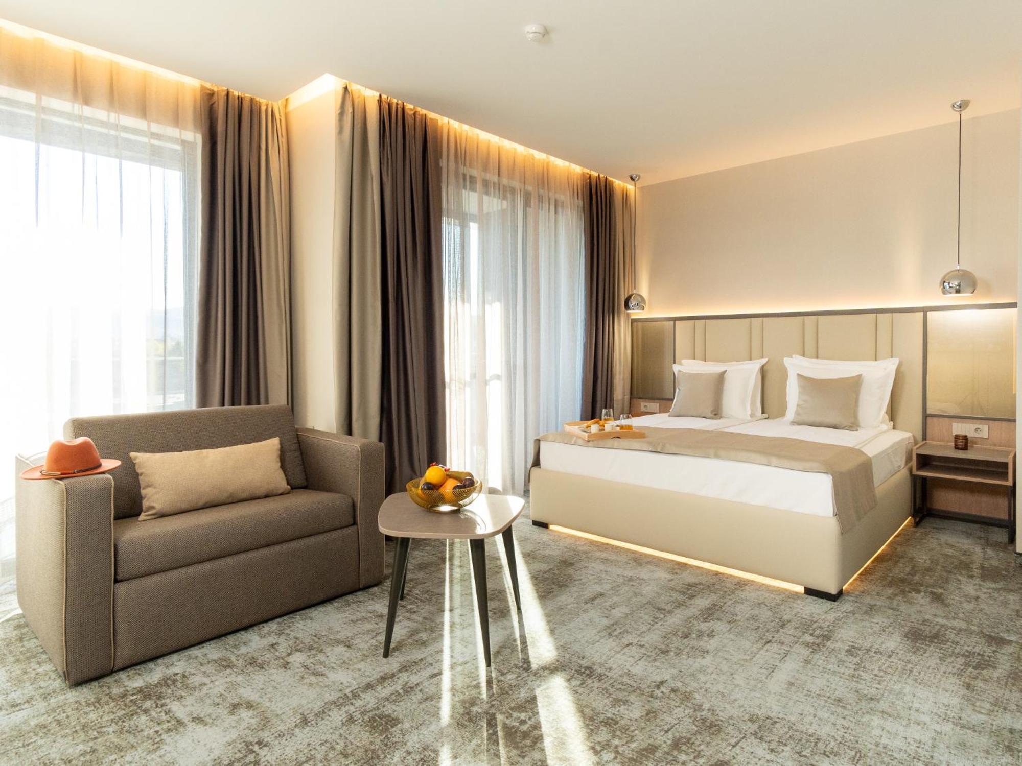 Atmosphere Balneo Hotel & Spa 帕维尔巴尼亚 外观 照片